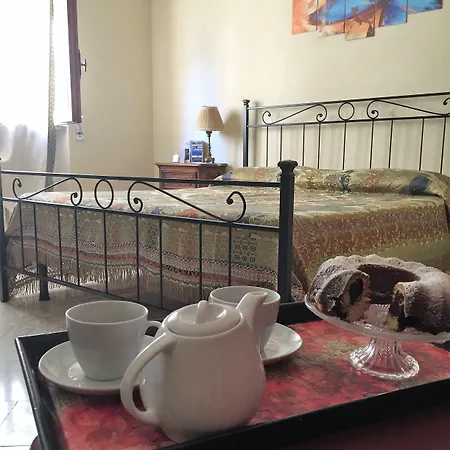 Bed & Breakfast La Dimora Di Vesta 3*