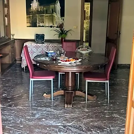 فندق مبيت وإفطار La Dimora Di Vesta 3*